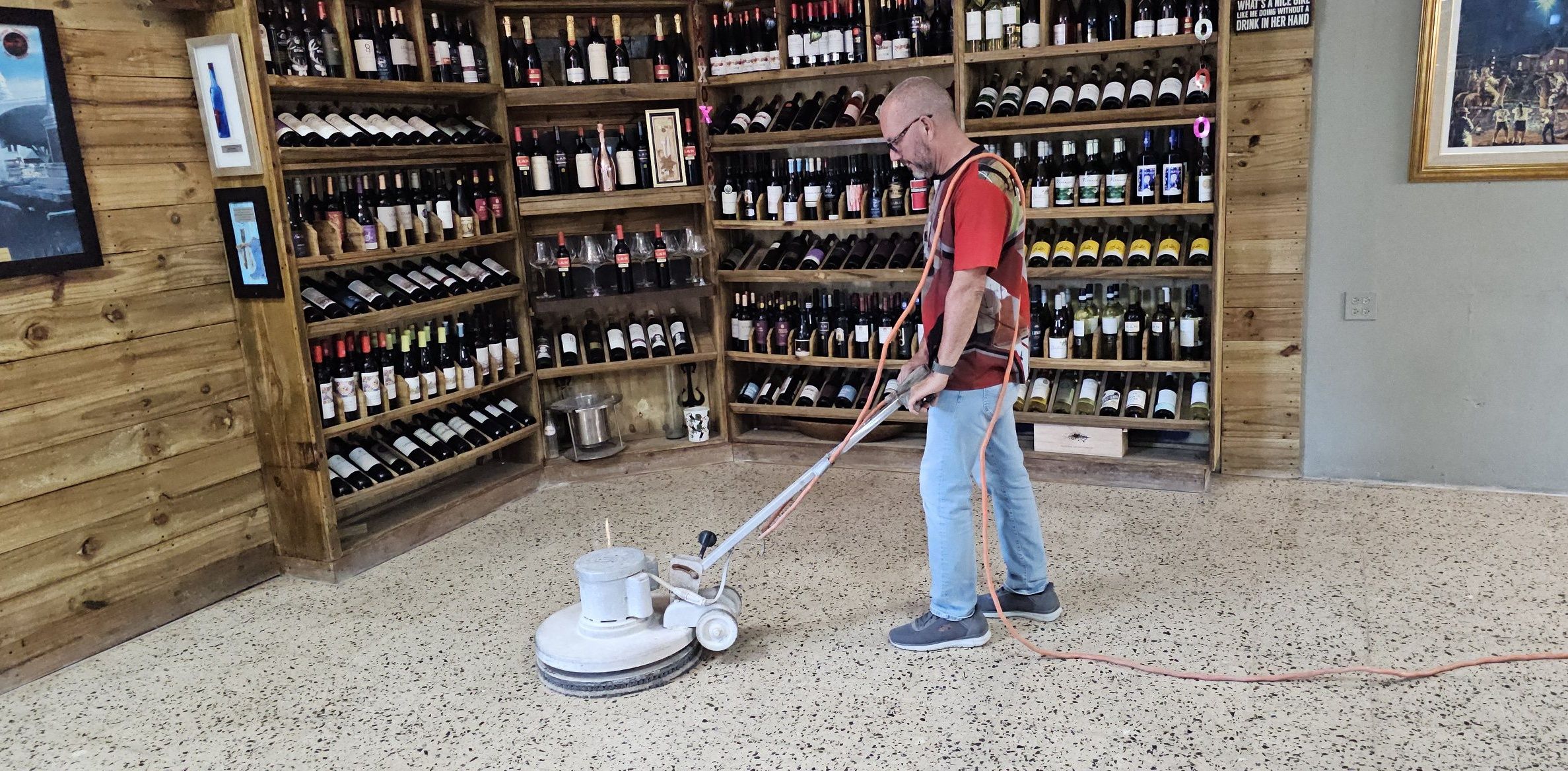 Piso hexagonal pulido - trabajo de Ponce Floors